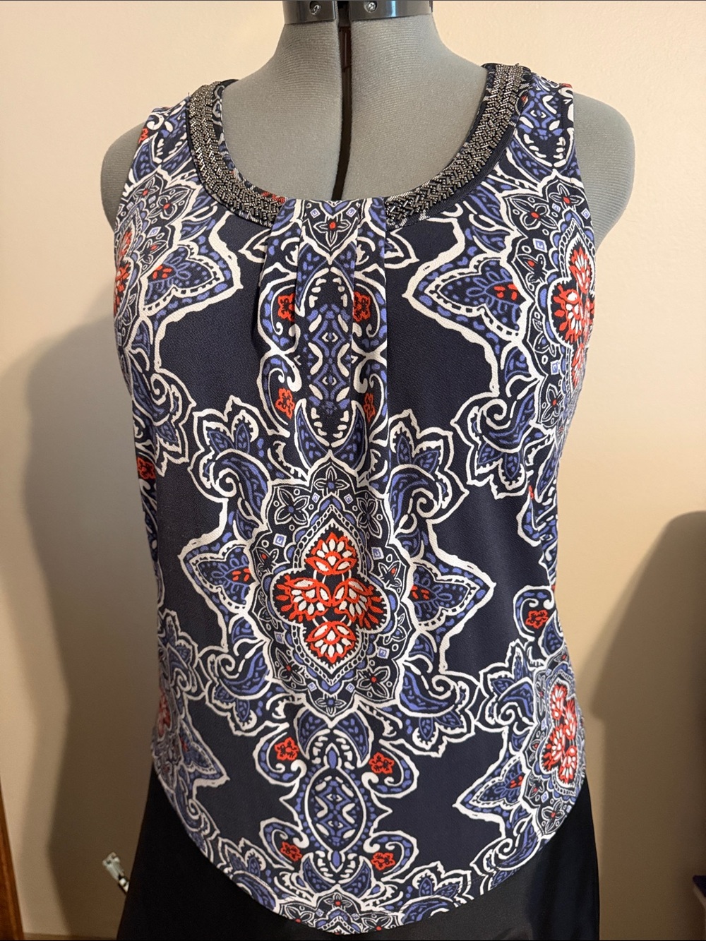 Sleeveless Magnolia Grace Navy & Red Patterned Women's Tank Top